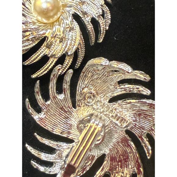 Vintage Sarah Coventry Silver Pinwheel Clip On Earrings 1962 Faux Pearl Retro - Picture 11 of 14